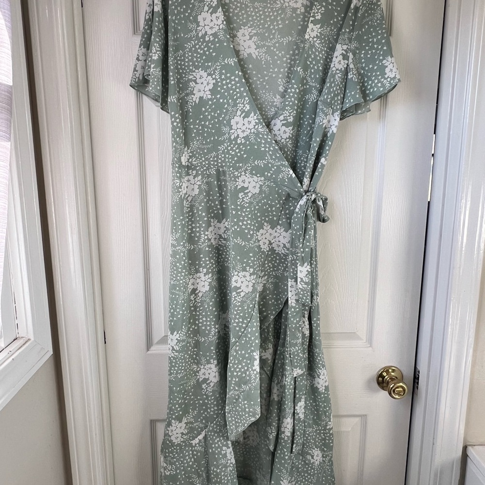 Elegant Sage Green Floral Wrap Dress - Size XL